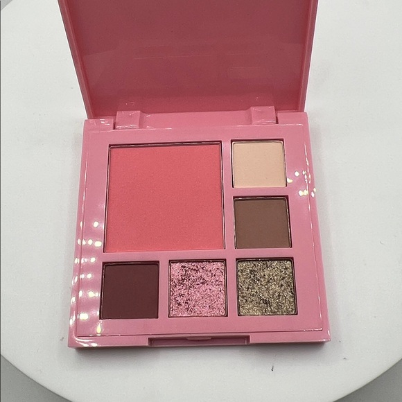 Chica Beauty Mini Multi Makeup Palette - Picture 2 of 4